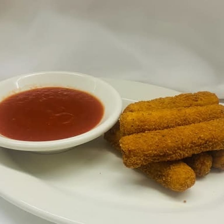 Delicious mozzarella sticks
